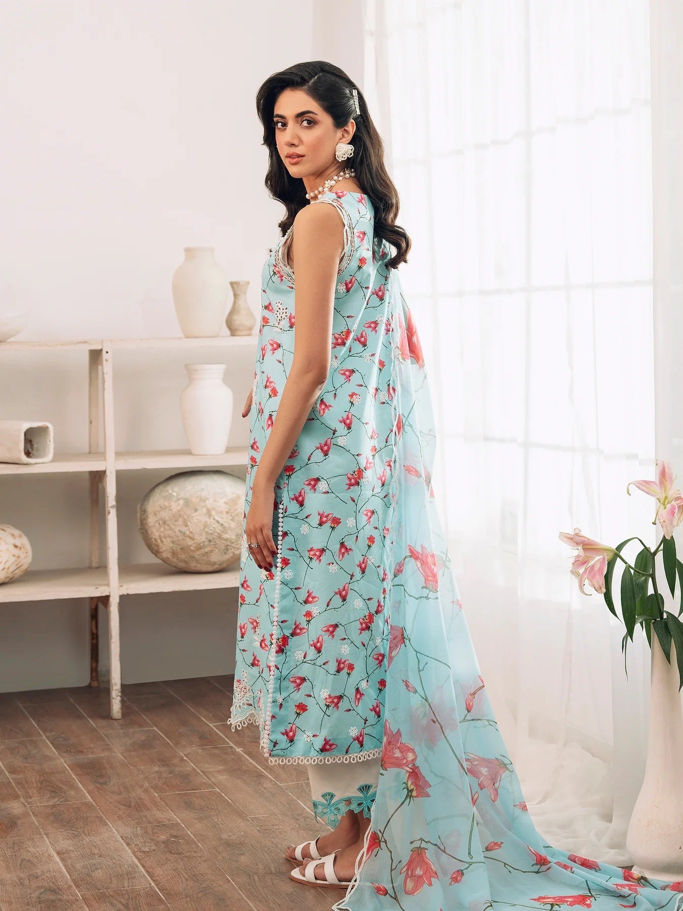 Sable Vogue Embroidered Lawn Suits Unstitched 3 Piece - SAL-01-23-V1