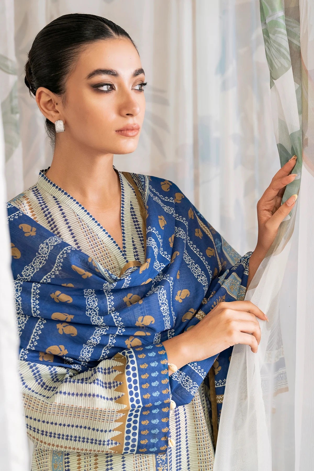 Sahar Digital Printed Lawn 3 piece Unstitched Suit - SSL-V3-23-01