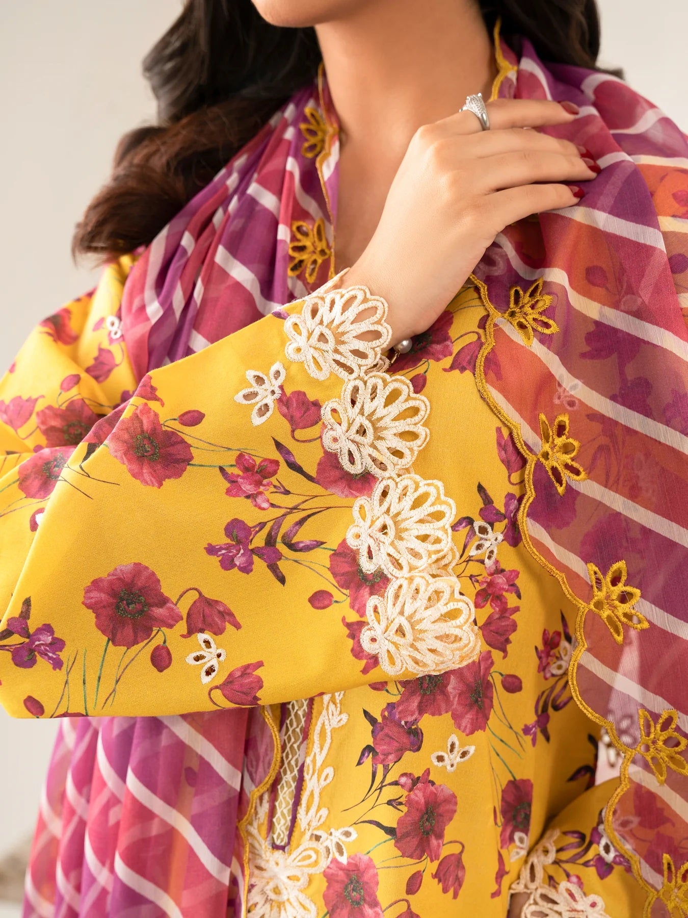 Sable Vogue Embroidered Lawn Suits Unstitched 3 Piece - SAL-03-23-V1