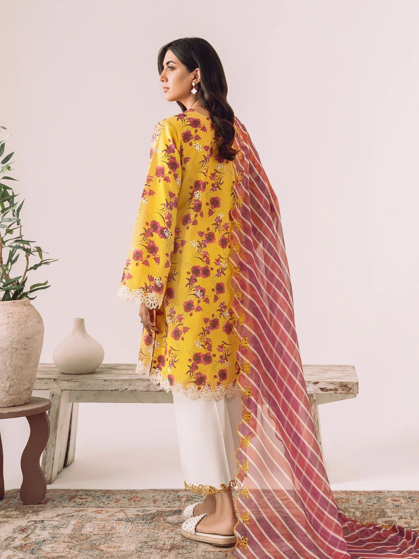 Sable Vogue Embroidered Lawn Suits Unstitched 3 Piece - SAL-03-23-V1