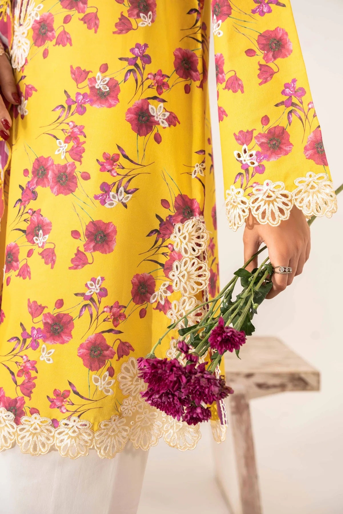 Sable Vogue Embroidered Lawn Suits Unstitched 3 Piece - SAL-03-23-V1