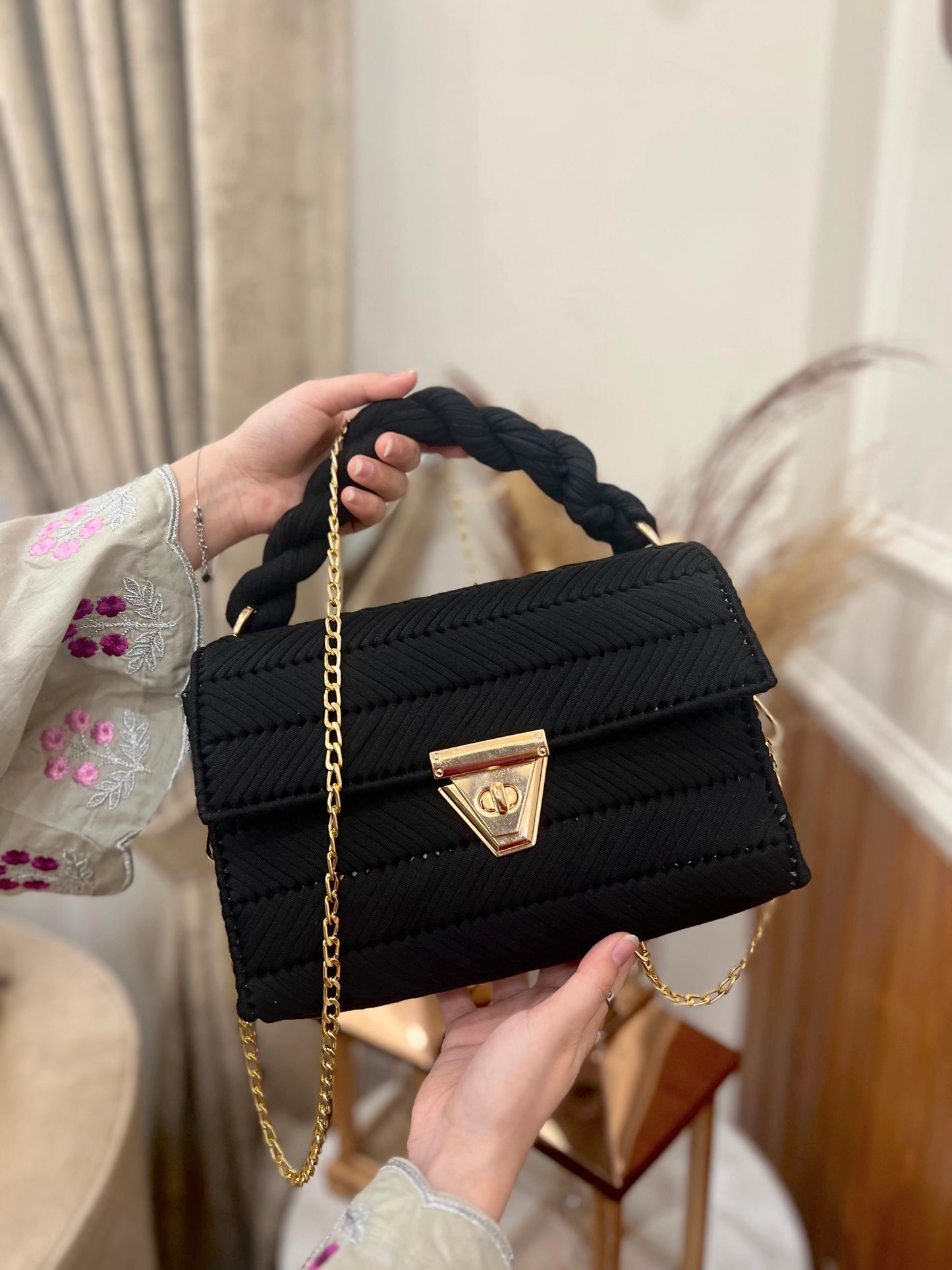 Crocheted T-Shirt Yarn Hand Bag - Black