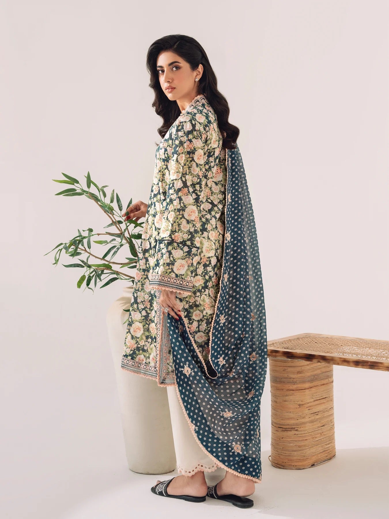 Sable Vogue Embroidered Lawn Suits Unstitched 3 Piece - SAL-04-23-V1