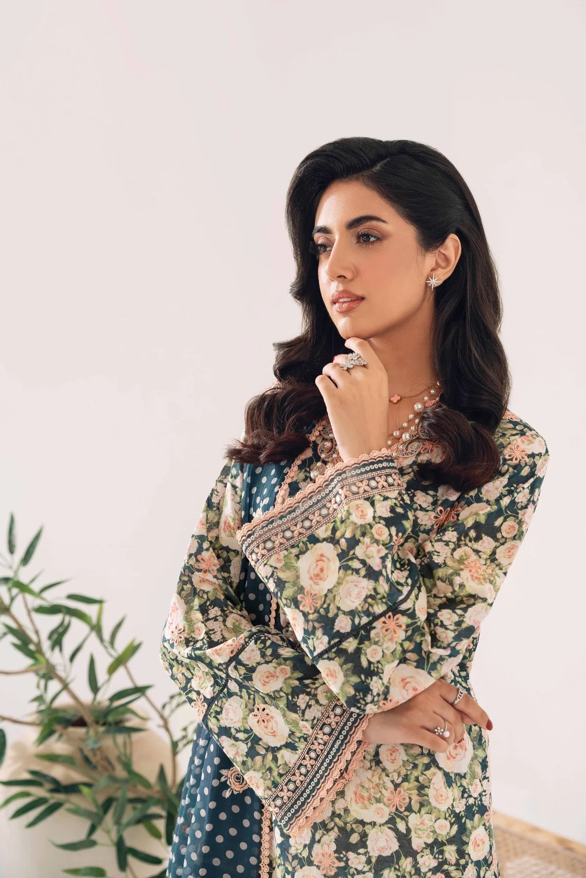 Sable Vogue Embroidered Lawn Suits Unstitched 3 Piece - SAL-04-23-V1