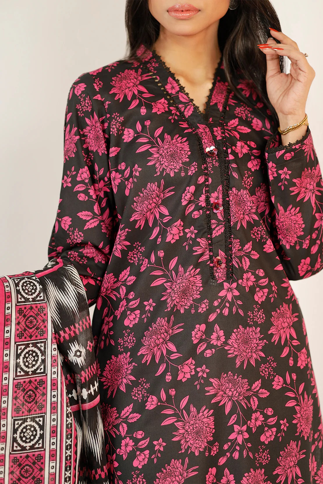 Saya Digital Printed Lawn 3 piece Unstitched Dress - U01-25033-05A