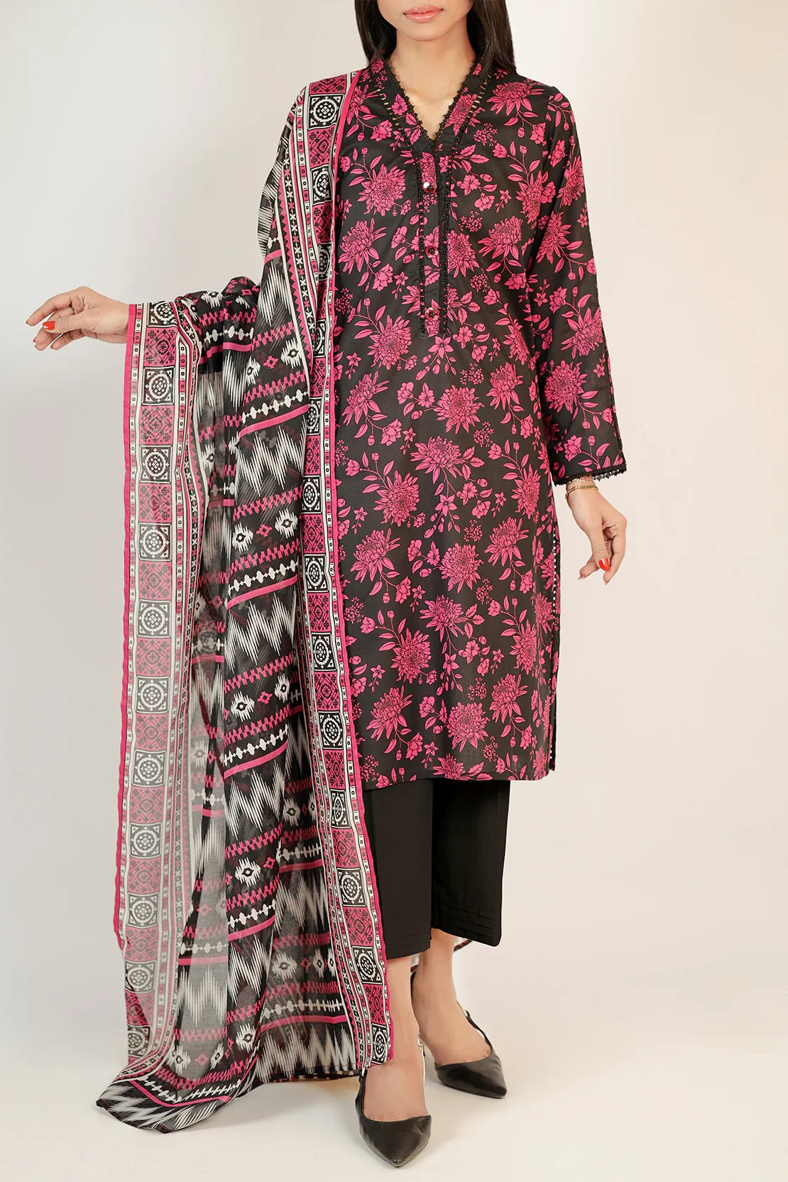 Saya Digital Printed Lawn 3 piece Unstitched Dress - U01-25033-05A
