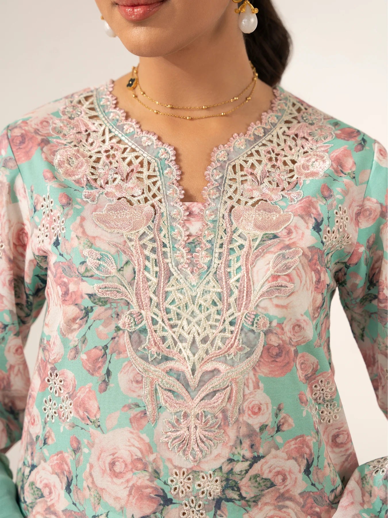 Sable Vogue Embroidered Lawn Suits Unstitched 3 Piece - SAL-05-23-V1