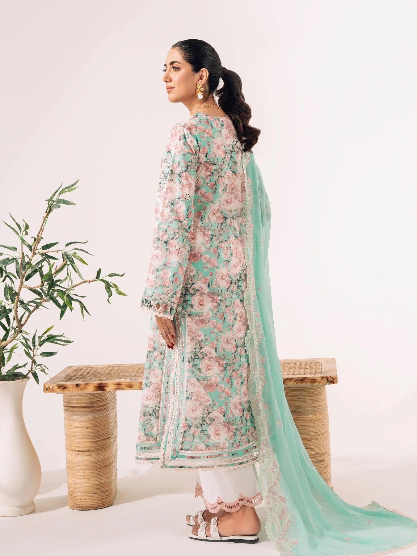Sable Vogue Embroidered Lawn Suits Unstitched 3 Piece - SAL-05-23-V1
