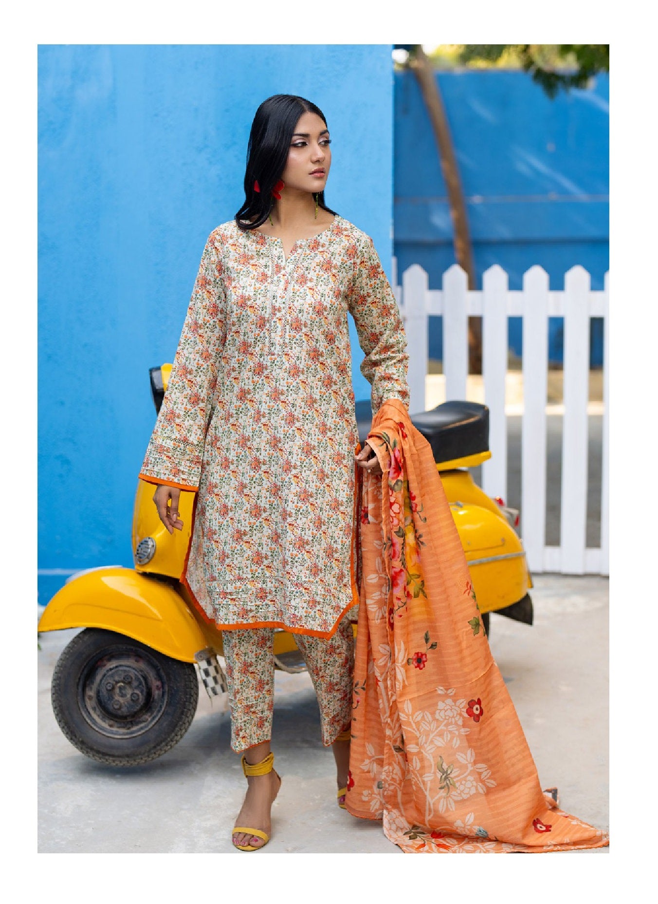 Salina by Regalia Textile Printed Lawn 3 Piece Unstitched Dress - RSPL-05 Summer Collection