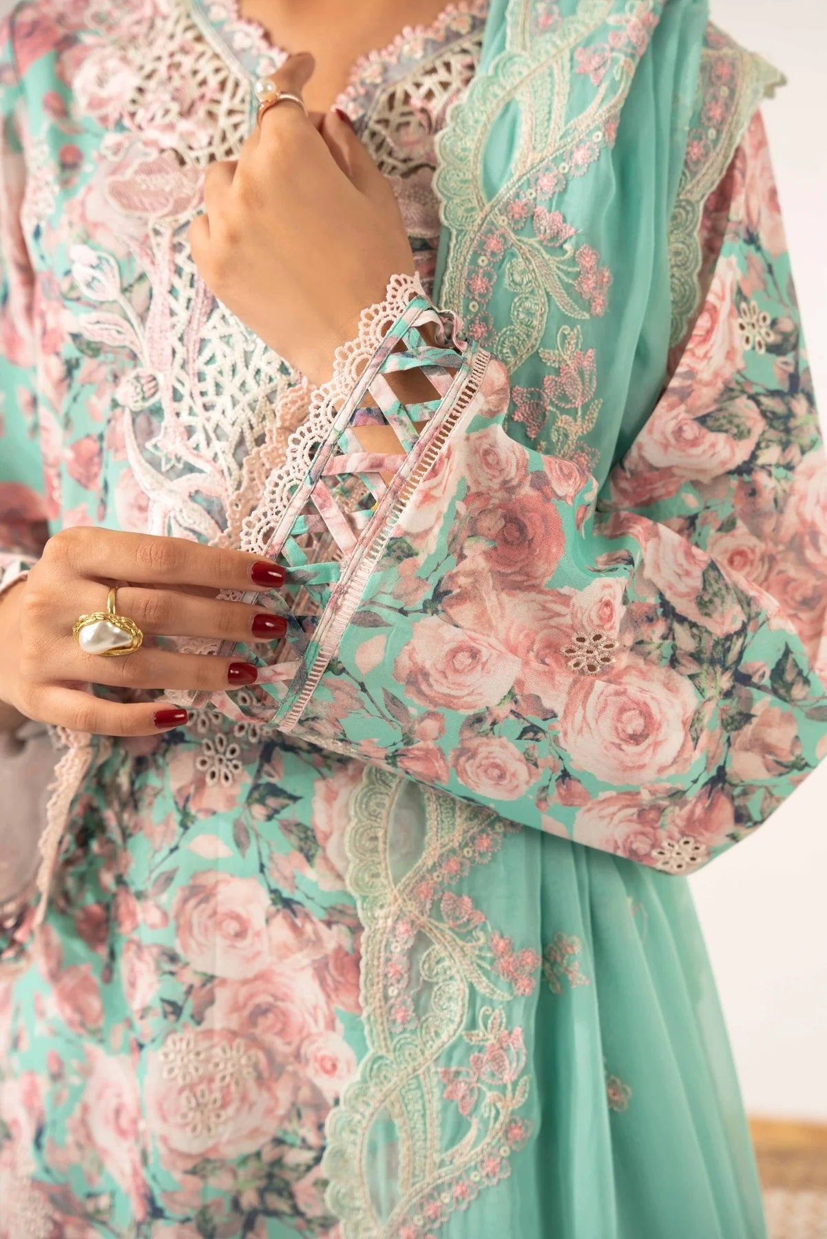 Sable Vogue Embroidered Lawn Suits Unstitched 3 Piece - SAL-05-23-V1
