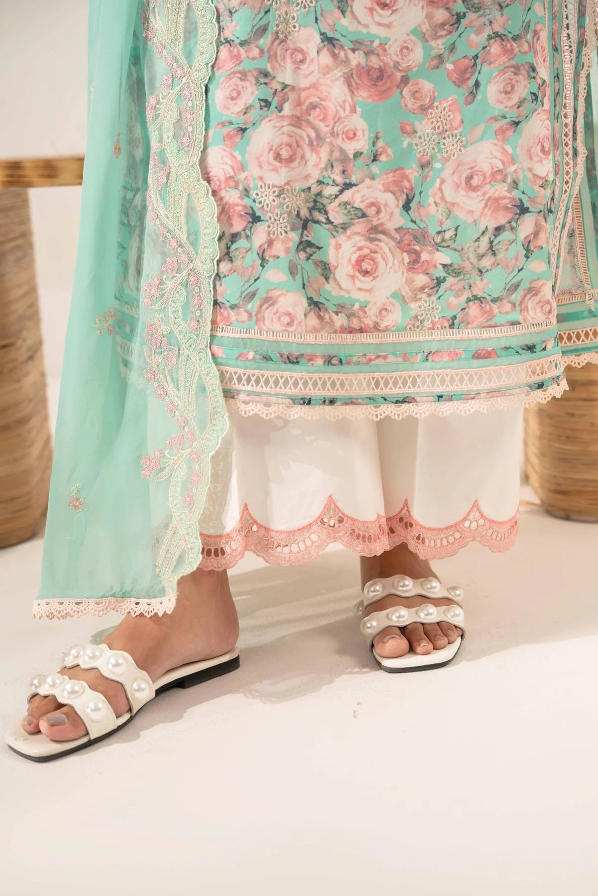 Sable Vogue Embroidered Lawn Suits Unstitched 3 Piece - SAL-05-23-V1