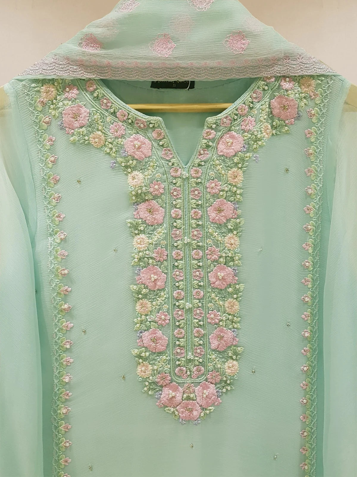 Agha Noor 2pc Pure Chiffon Heavily Embroidered Shirt with Dupatta HD-958601