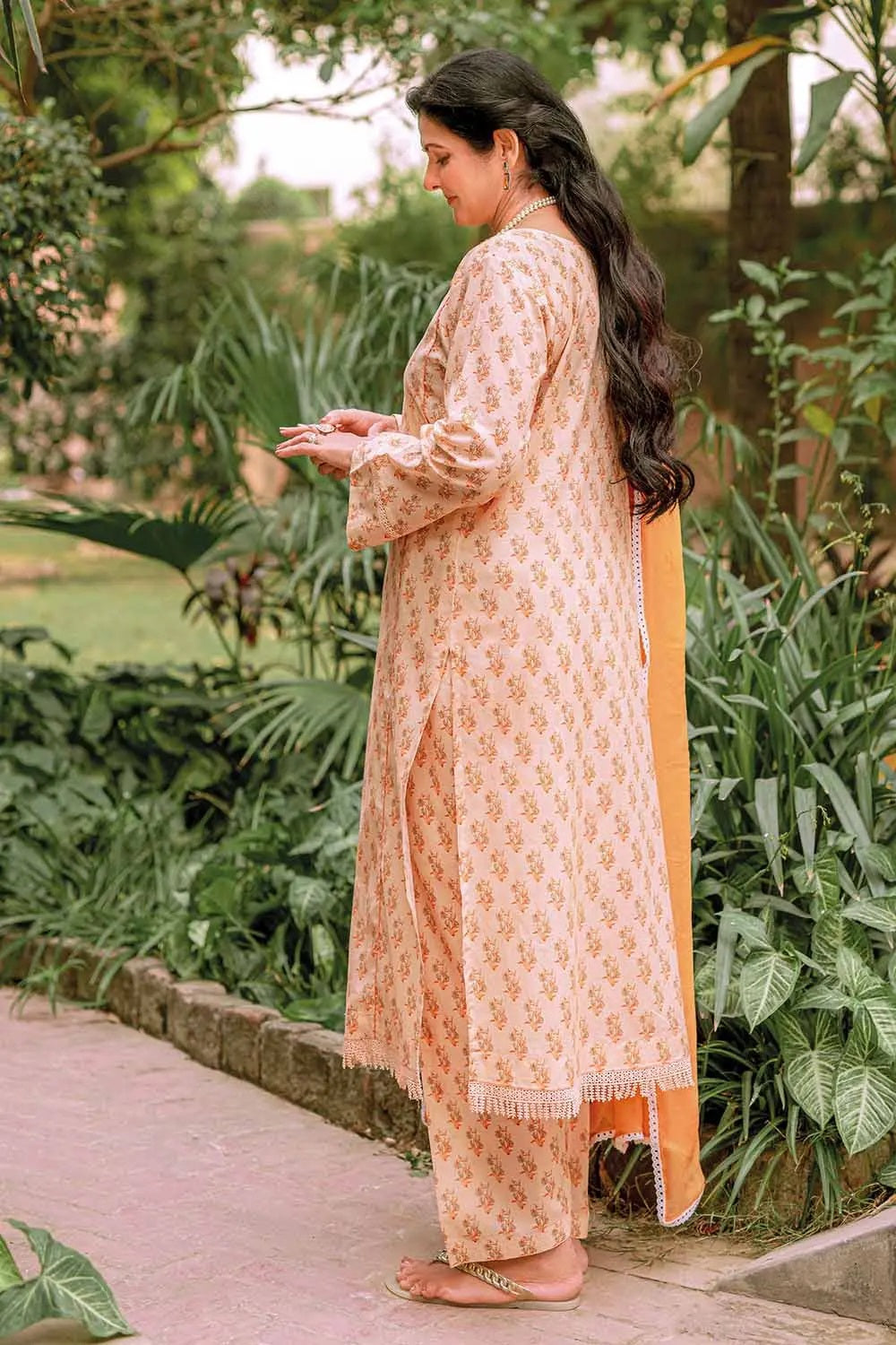 Gul Ahmed Digital Printed Lawn 01 Piece Unstitched Shirt SL-32032