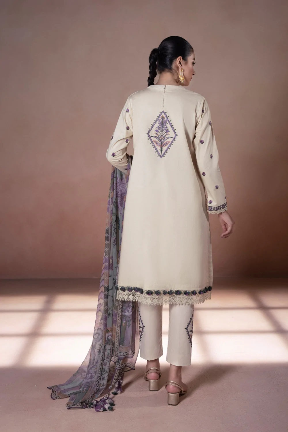 Sapphire Intermix Embroidered Cotton Unstitched 3 Piece Suit U3E-SG22V51-4