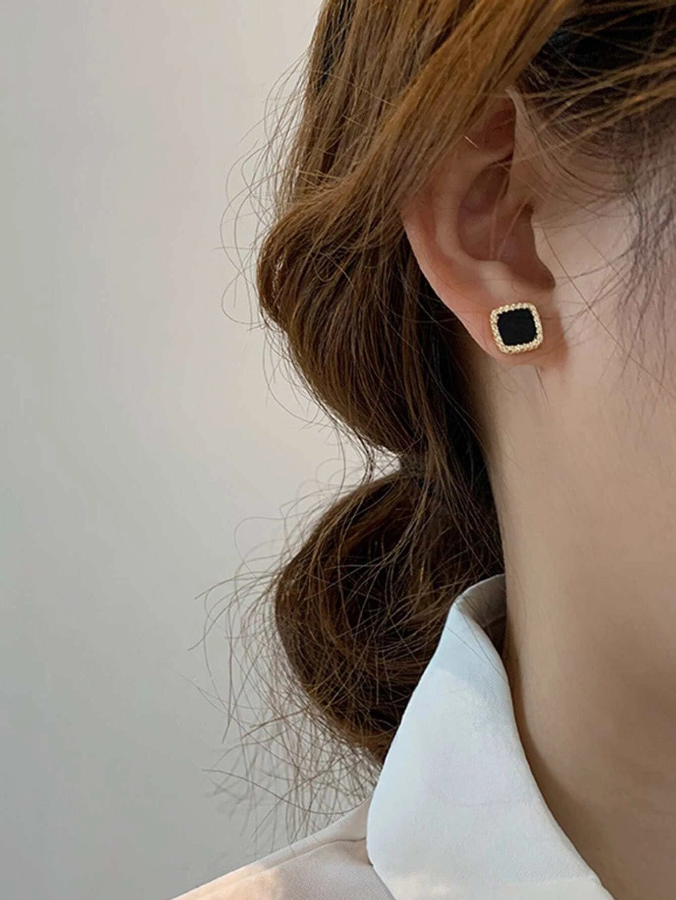 Square Design Stud Earrings - HDJ 128