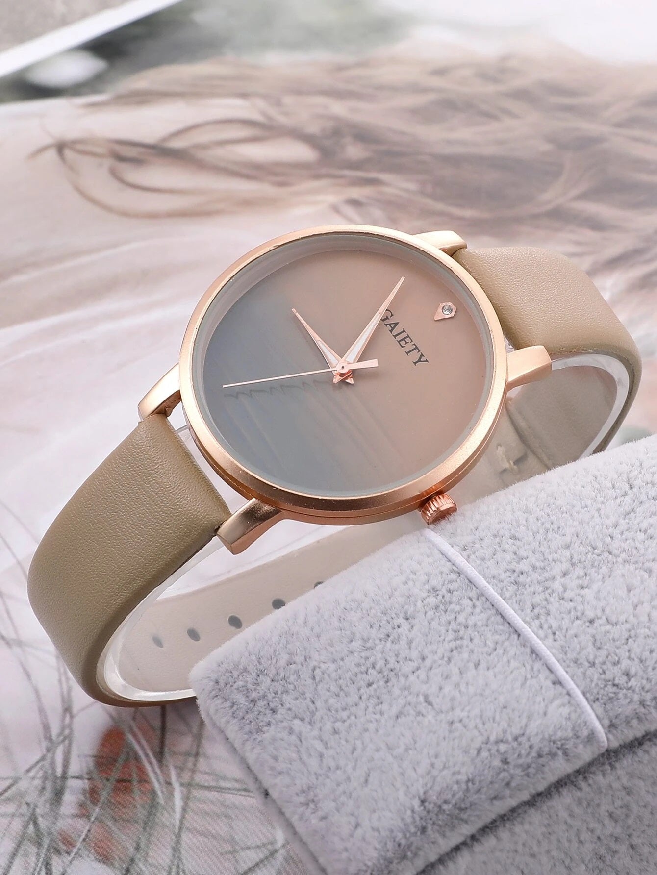 Ombre Dial Quartz Watch - HDJ 129