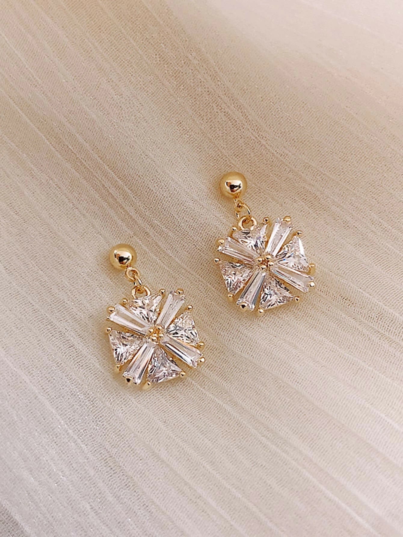 1pair Rhinestone Fancy Square Drop Earrings - HDJ 154