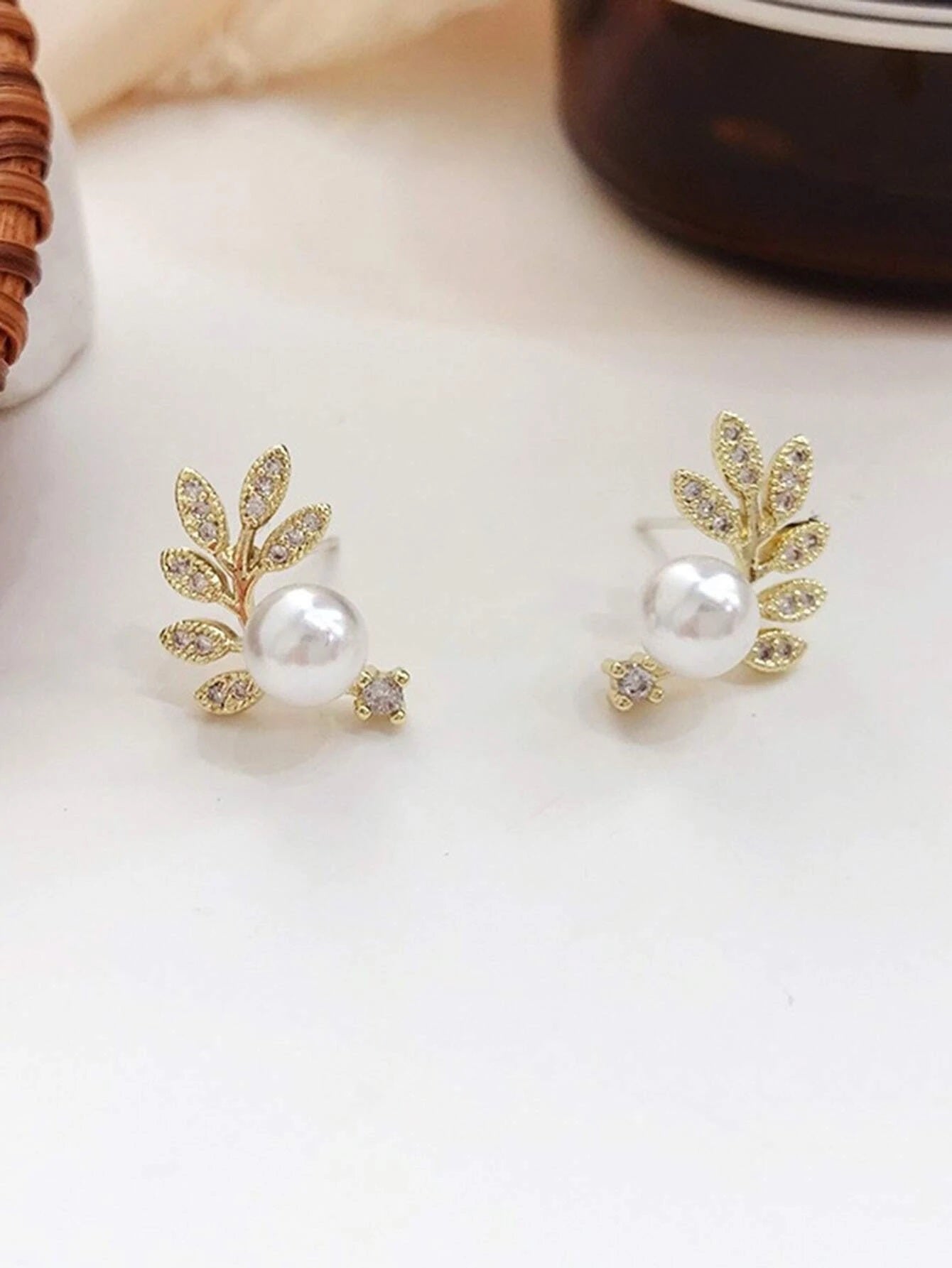 Faux Pearl & Rhinestone Leaf Decor Stud Earrings - HDJ 165