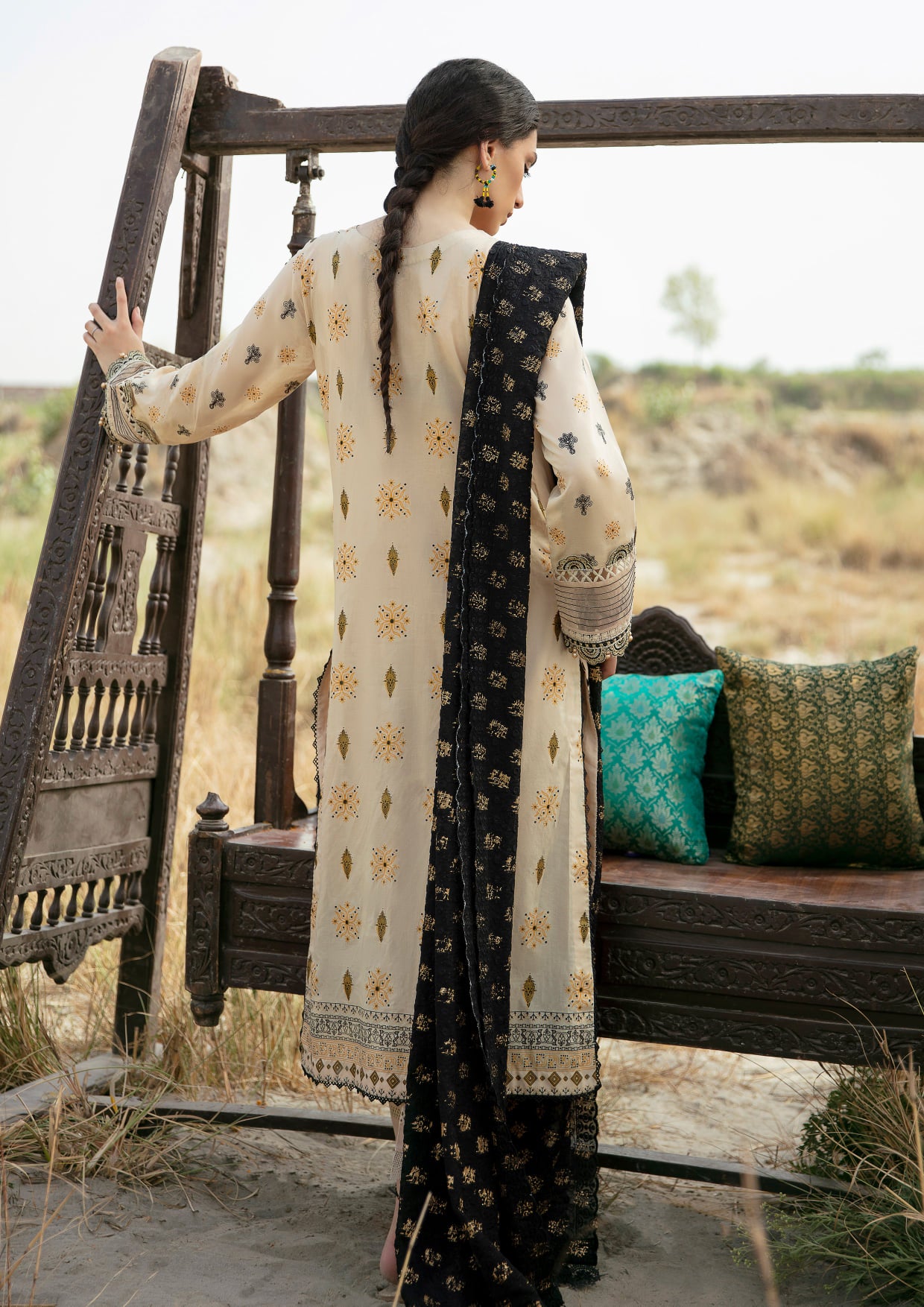 Qalamkar Qline Embroidered Festive Lawn Unstitched 3 Piece Suit - EE 01