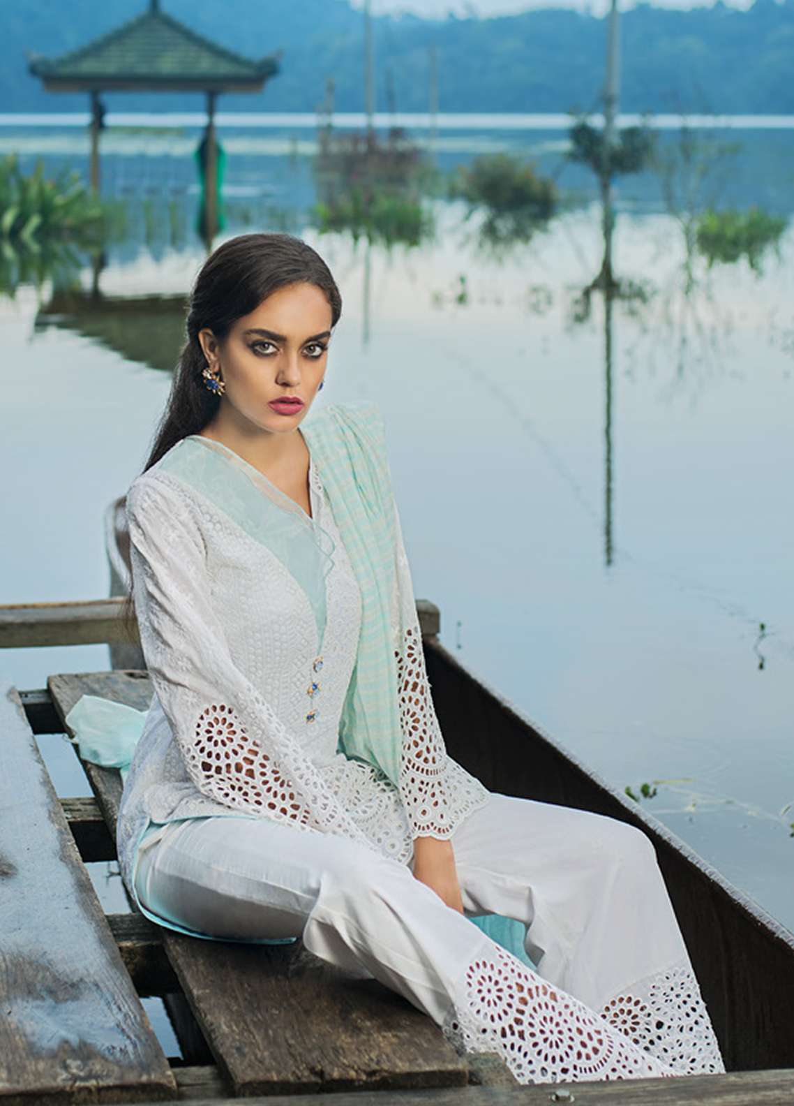 Zainab Chottani Embroidered Chikankari Lawn Unstitched 3 Piece Suit - 2b Mehr