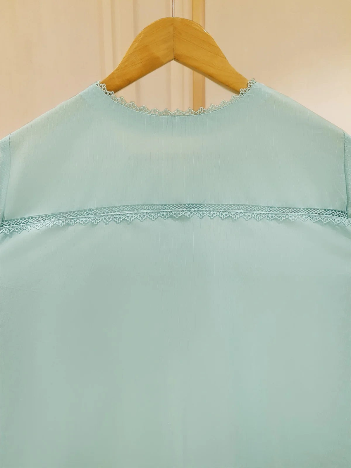 Agha Noor Pure Jacquard Lawn Embroidered Stitched Shirt HD-427601
