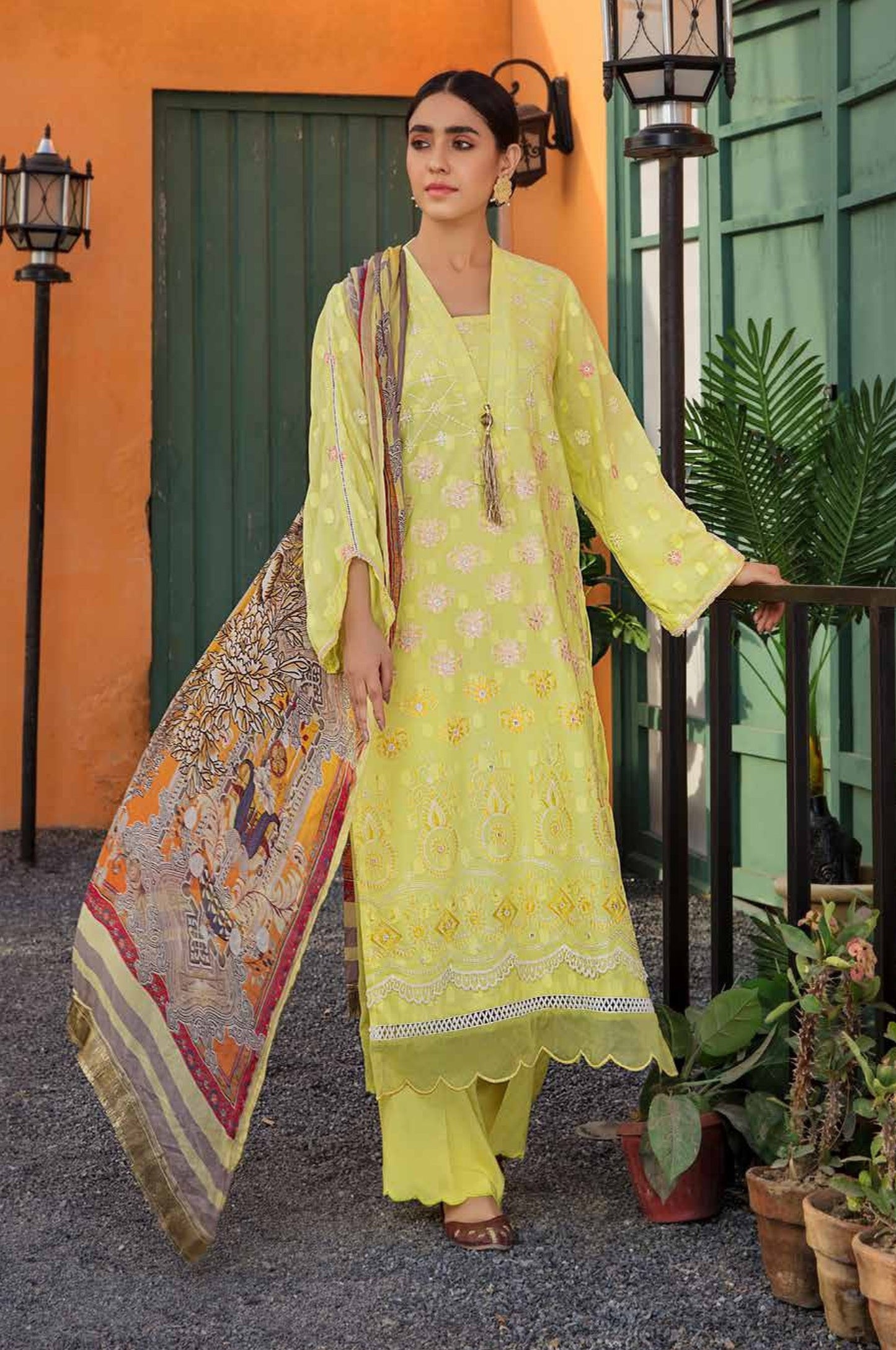 Dastan Embroidered Lawn Unstitched 3 Piece Suit - D05