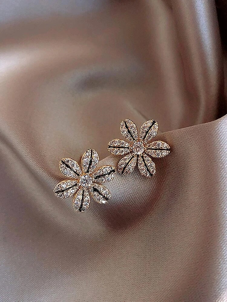 Flower Style Stud Earrings - HDJ 012