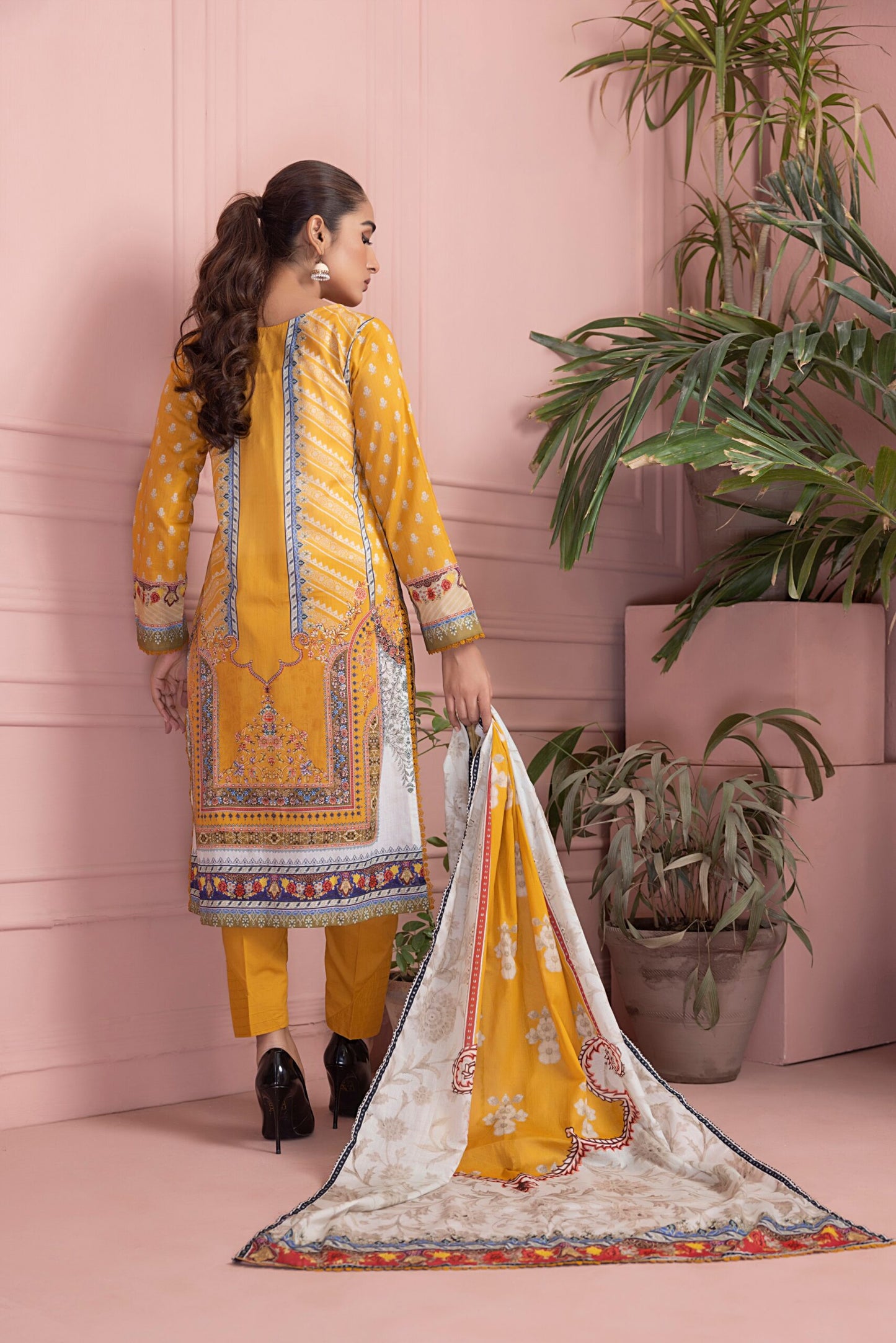 Salina By Regalia Textiles Printed Lawn Suits Unstitched 3 Piece SPL1123-01