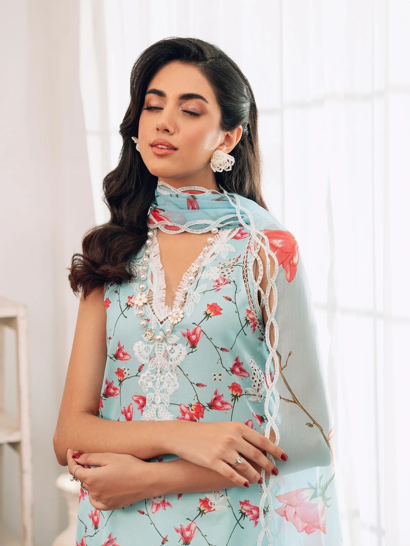 Sable Vogue Embroidered Lawn Suits Unstitched 3 Piece - SAL-01-23-V1