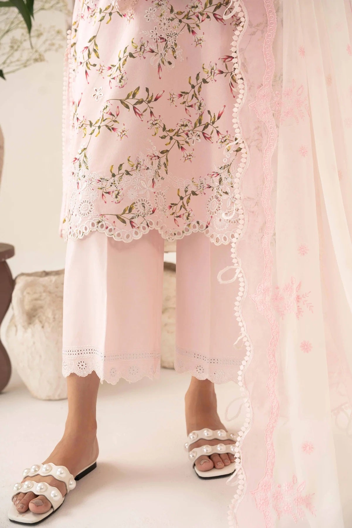Sable Vogue Embroidered Lawn Suits Unstitched 3 Piece - SAL-02-23-V1