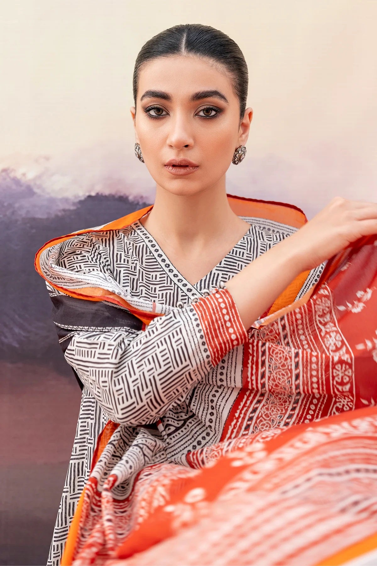 Sahar Digital Printed Lawn 3 piece Unstitched Suit - SSL-V3-23-03