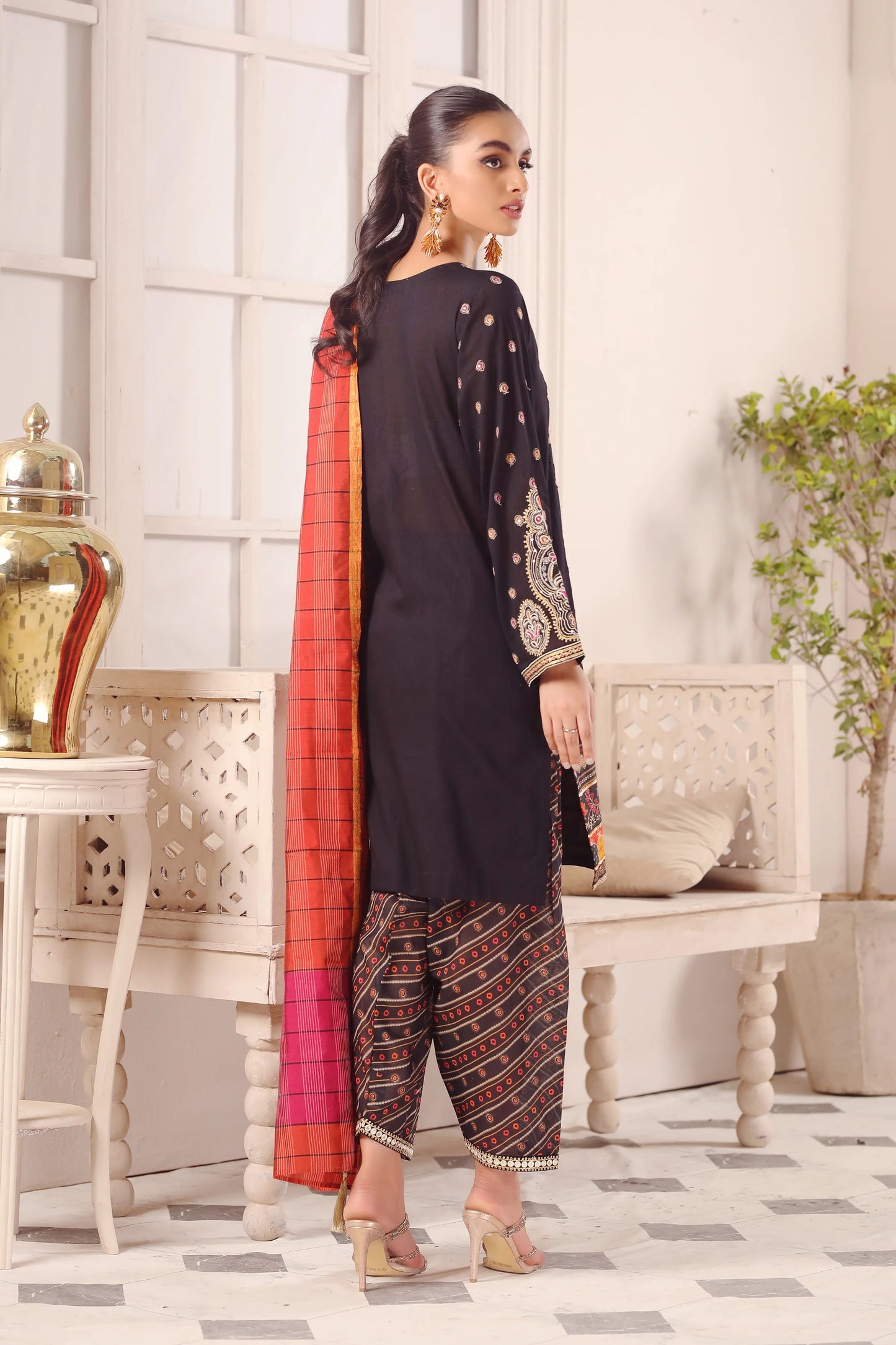 LSM Embroidered Lawn Suits Unstitched 3 Piece LSM SG-5023 - Summer Collection