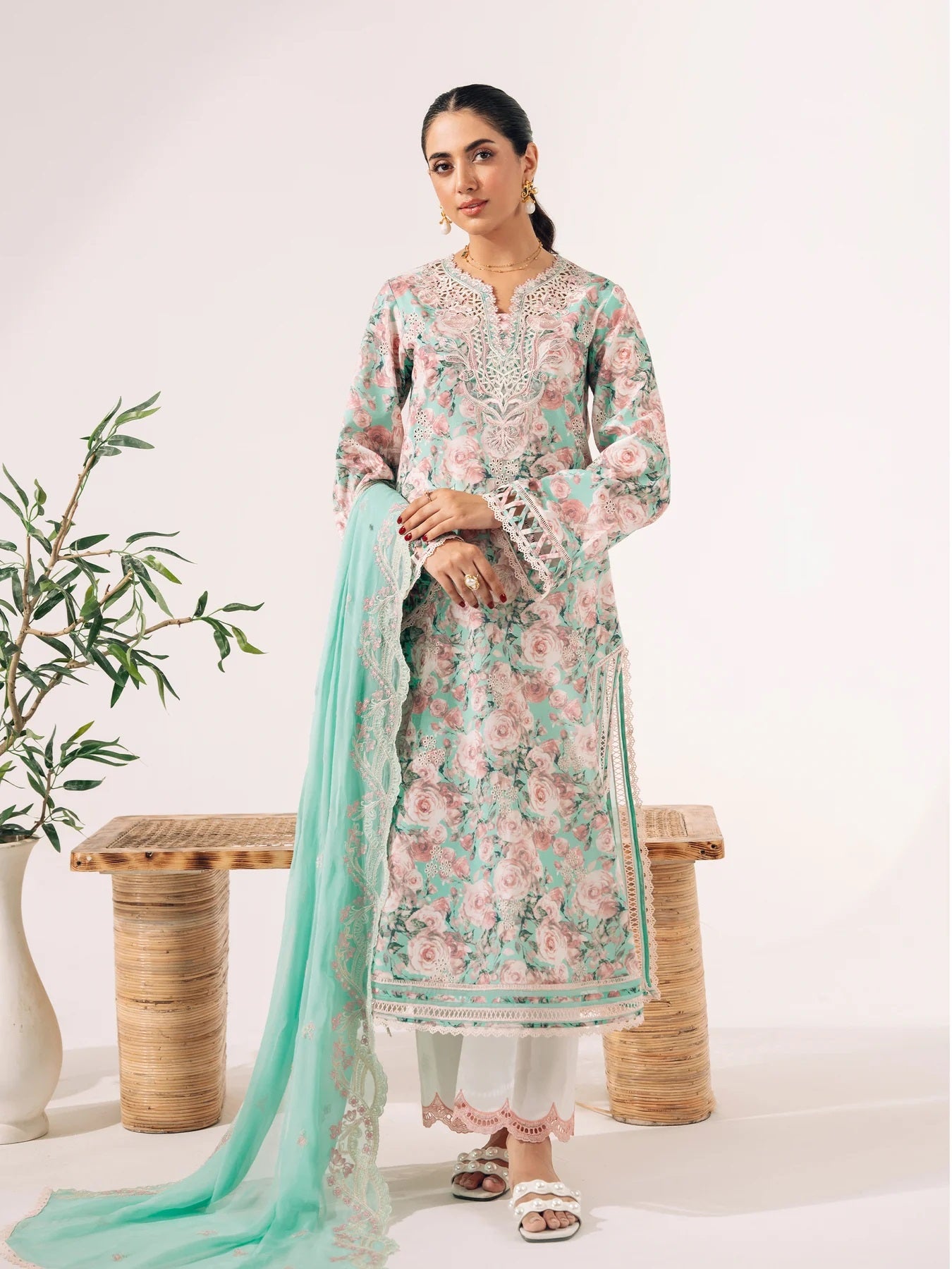 Sable Vogue Embroidered Lawn Suits Unstitched 3 Piece - SAL-05-23-V1