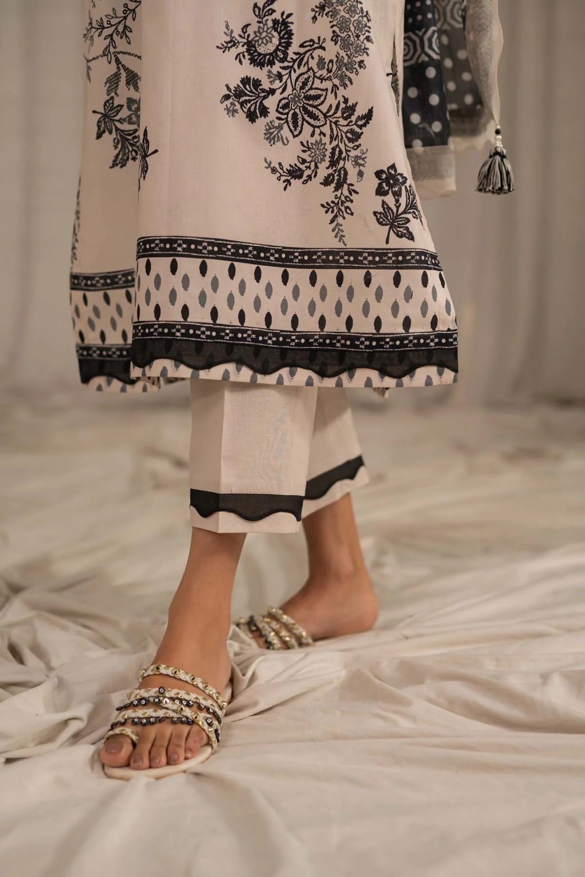 Sahar Printed Lawn Suits Unstitched 3 Piece SHR-S24-PL-V1-07 - Summer Collection