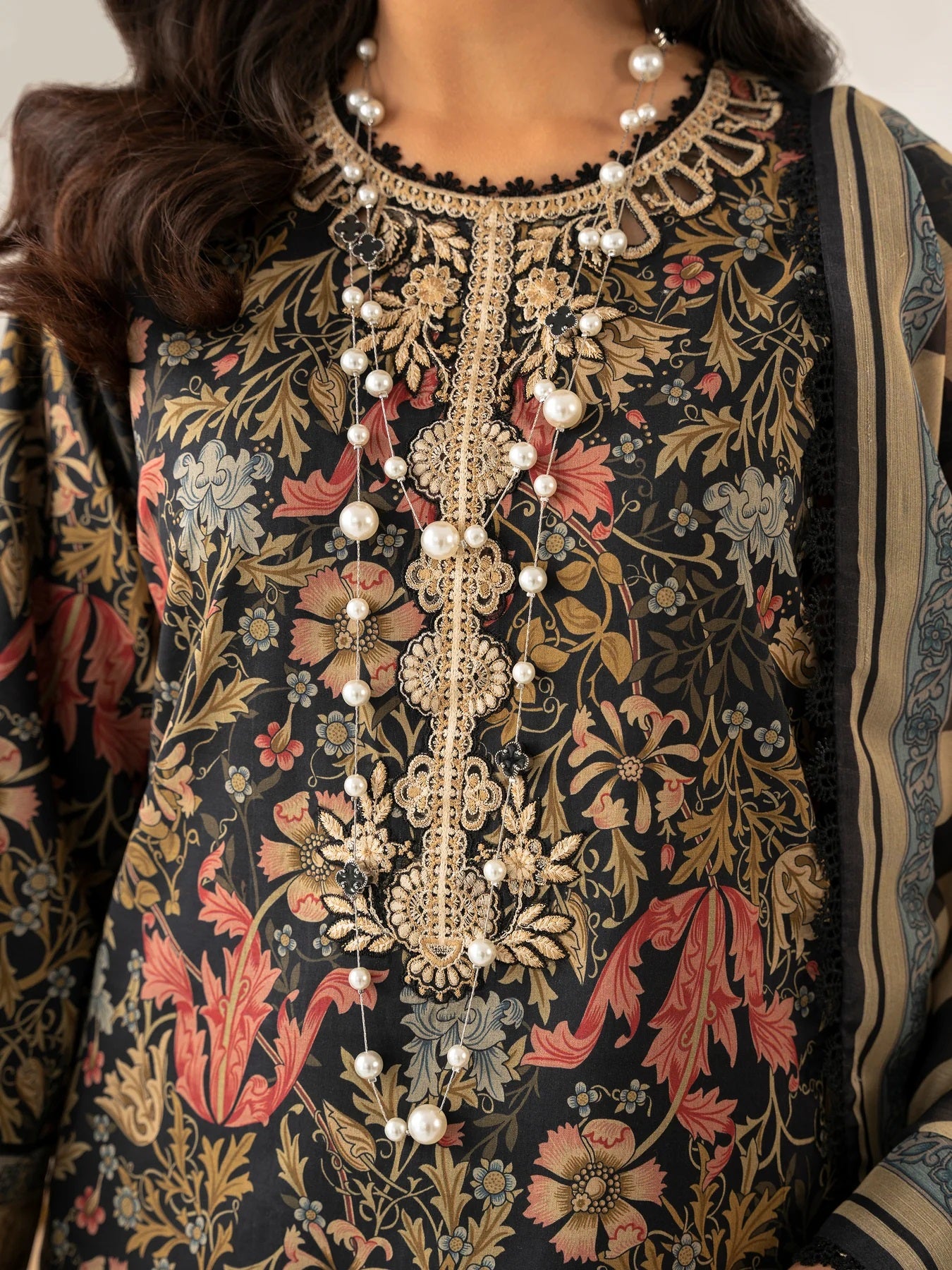 Sable Vogue Embroidered Lawn Suits Unstitched 3 Piece - SAL-07-23-V1