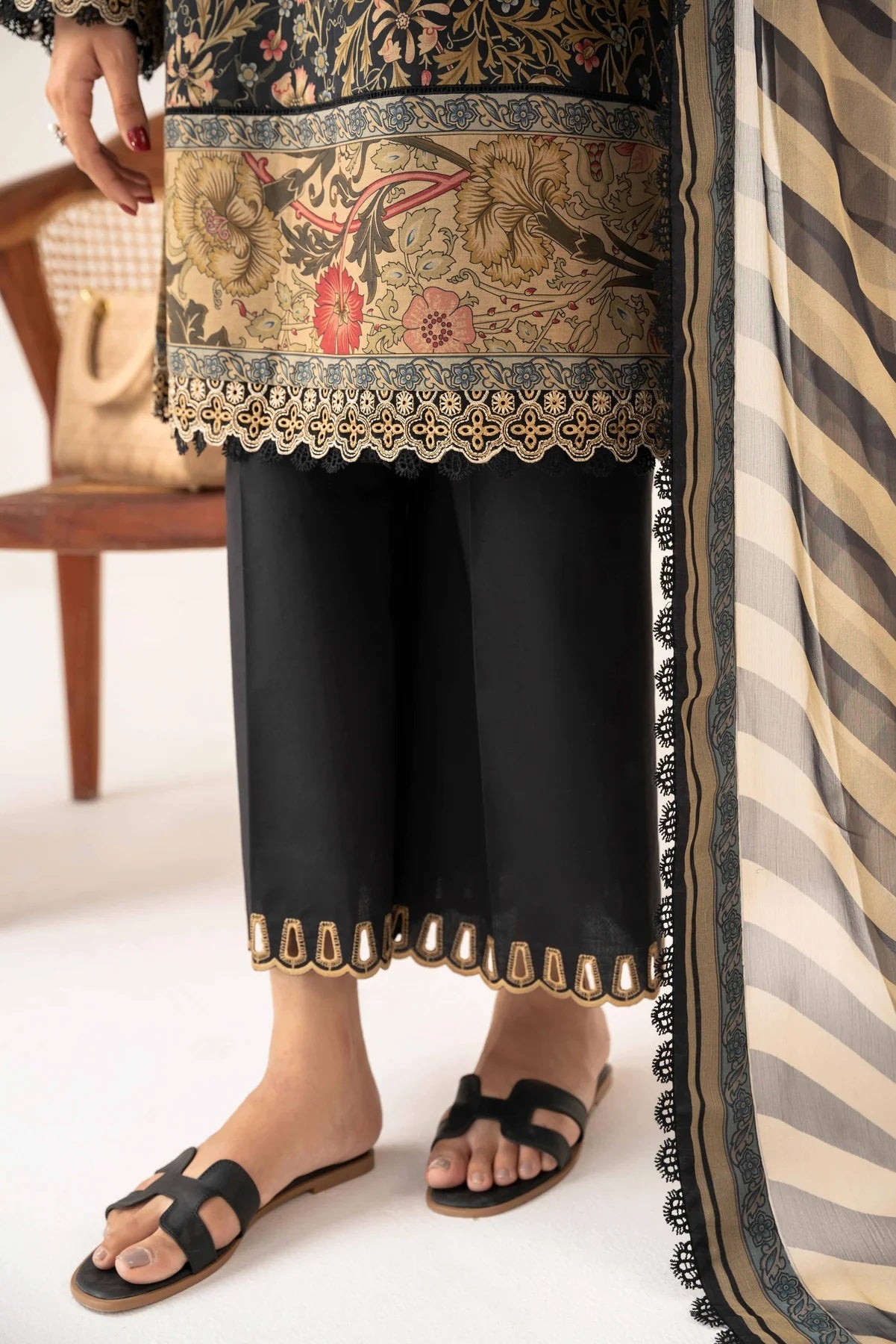Sable Vogue Embroidered Lawn Suits Unstitched 3 Piece - SAL-07-23-V1