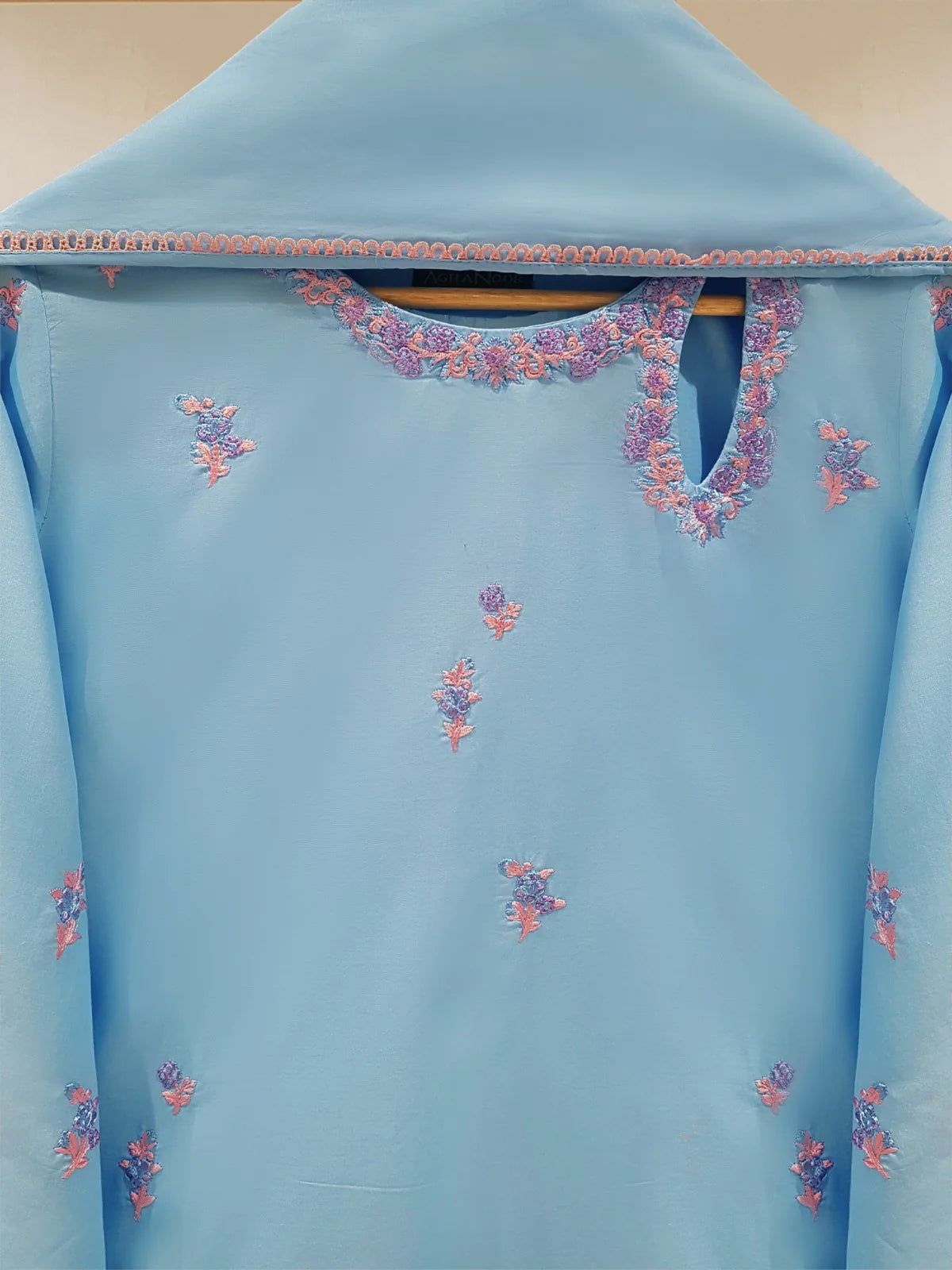 Agha Noor 2pc Pure Jacquard Embroidered Lawn Shirt with Dupatta HD-268601