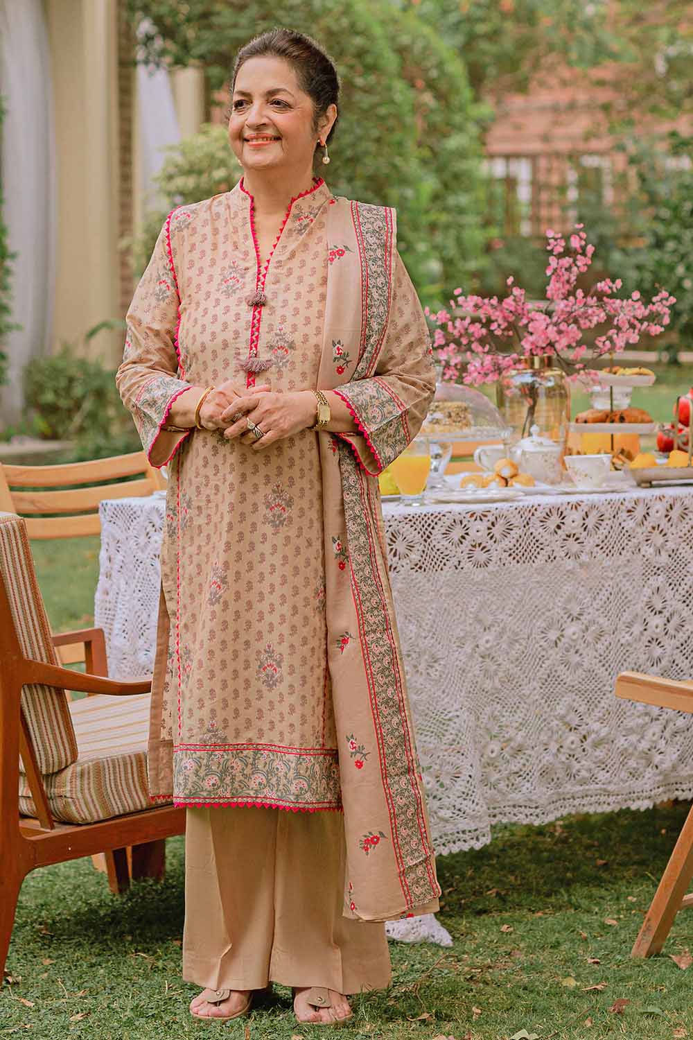 Gul Ahmed Printed Lawn 3 Piece Unstitched Dress - CL-22228-B