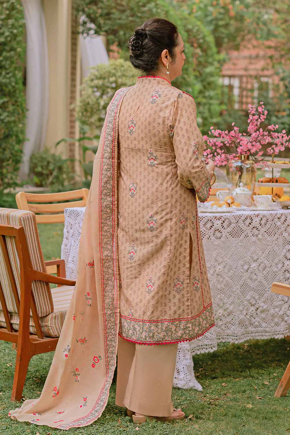 Gul Ahmed Printed Lawn 3 Piece Unstitched Dress - CL-22228-B