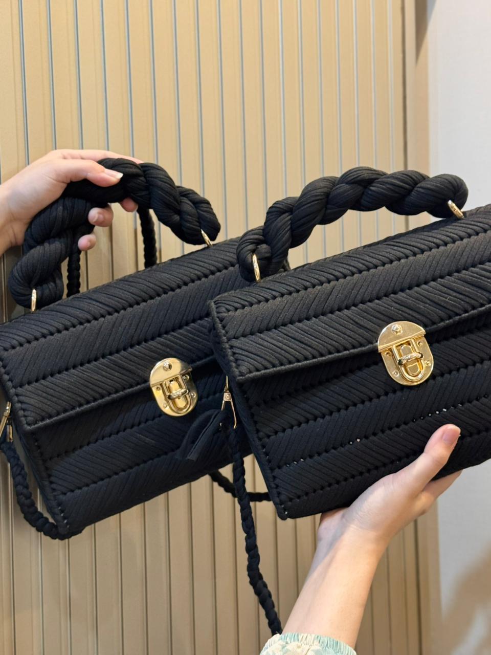 Crocheted T-Shirt Yarn Hand Bag - Black