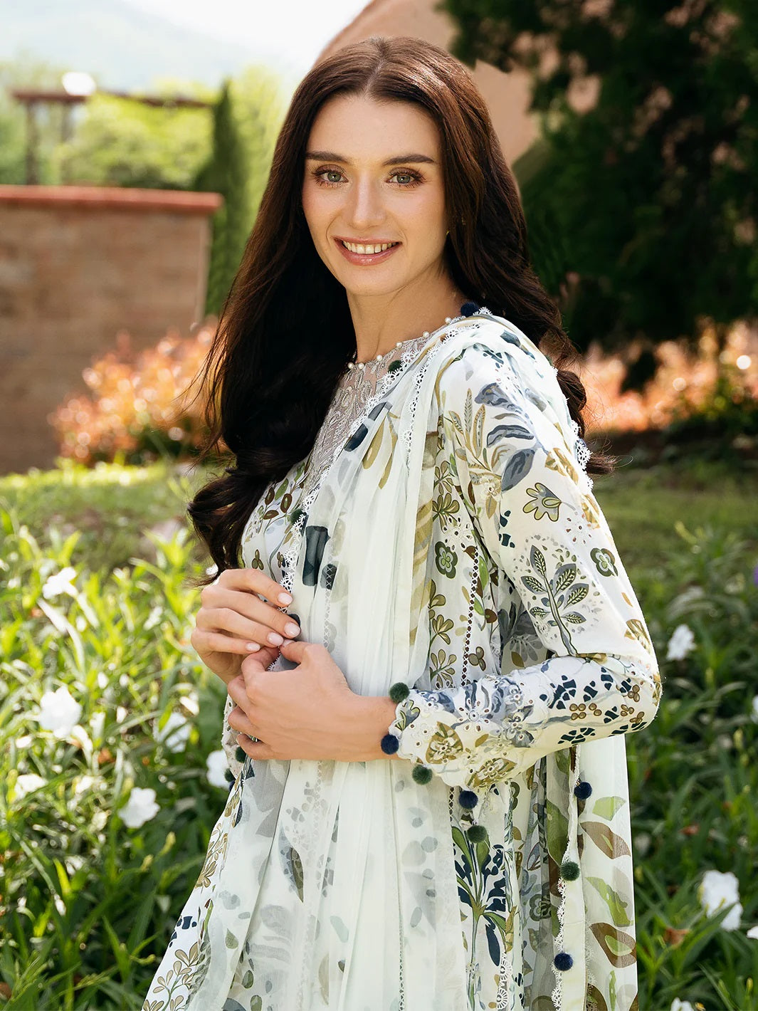 Secret Garden by Izel Embroidered Lawn 3pc Unstitched Dress - GLC-2423 Crys