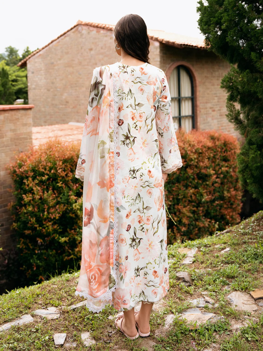 Secret Garden by Izel Embroidered Lawn 3pc Unstitched Dress - GLC-2425 Cosmos