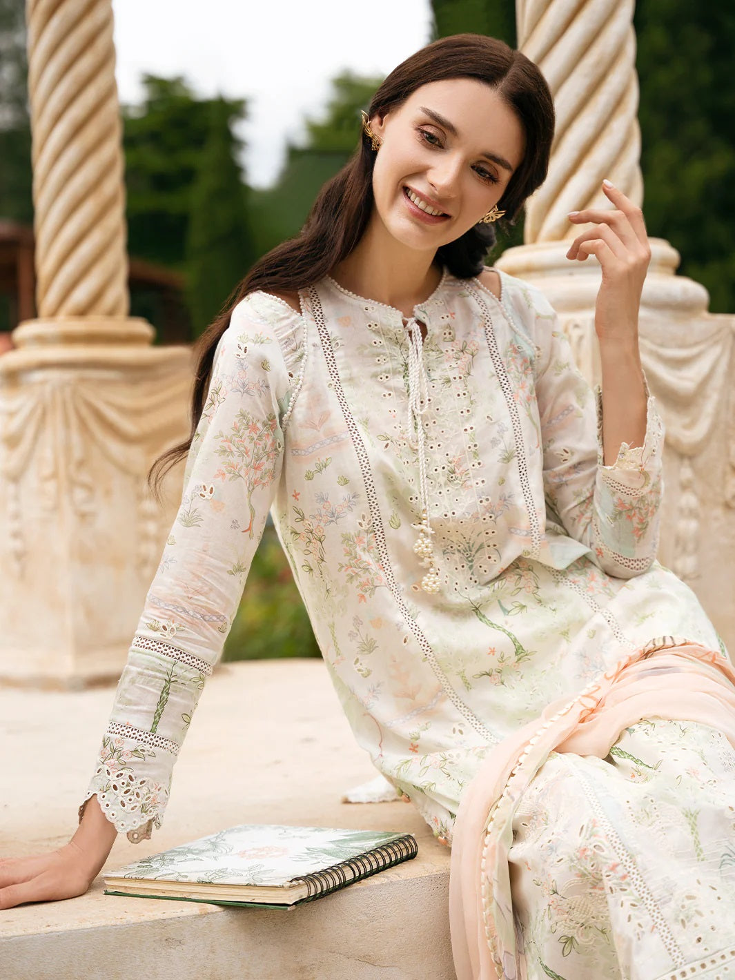 Secret Garden by Izel Embroidered Lawn 3pc Unstitched Dress - GLC-2429 Snowdrop