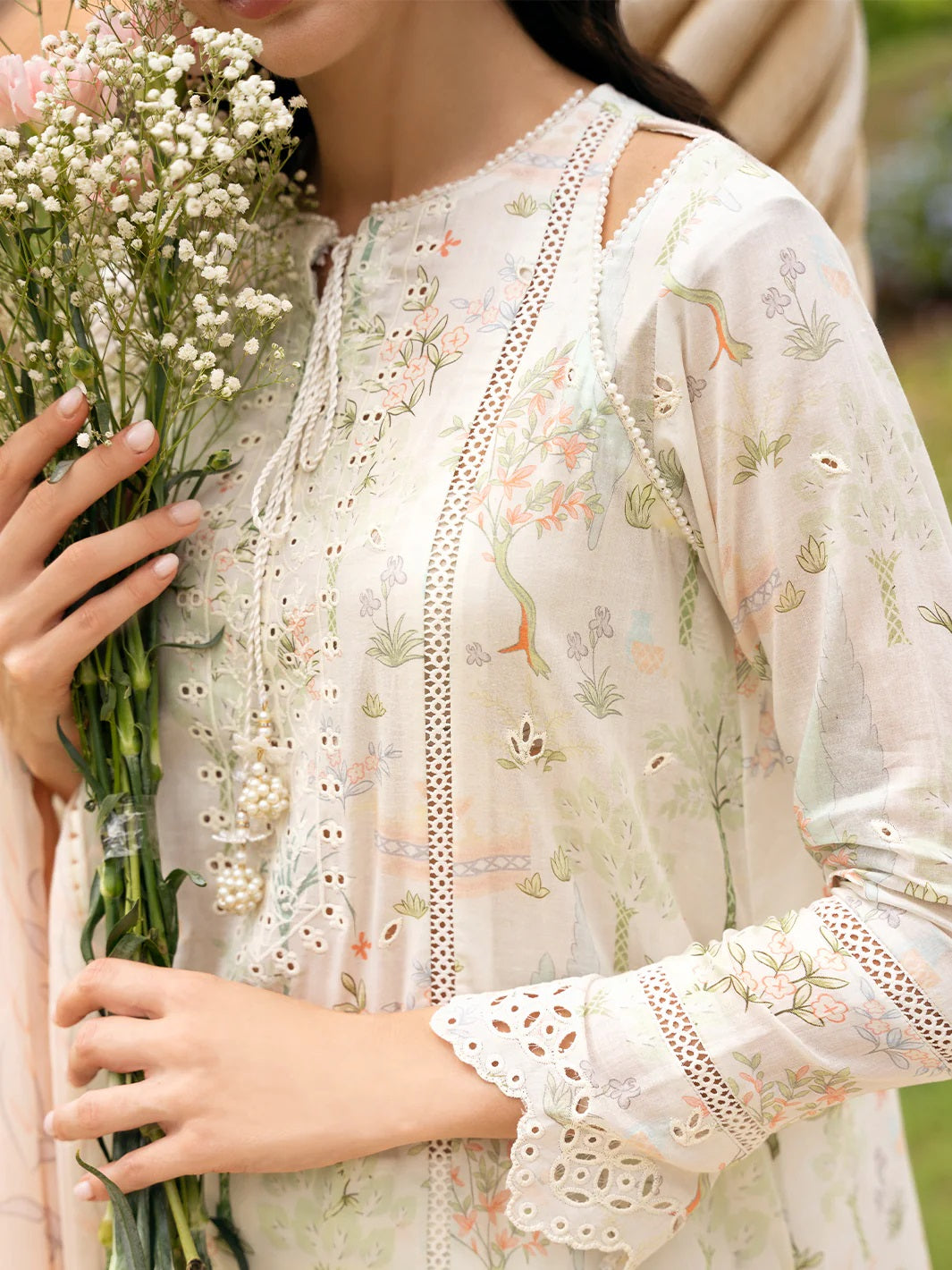 Secret Garden by Izel Embroidered Lawn 3pc Unstitched Dress - GLC-2429 Snowdrop