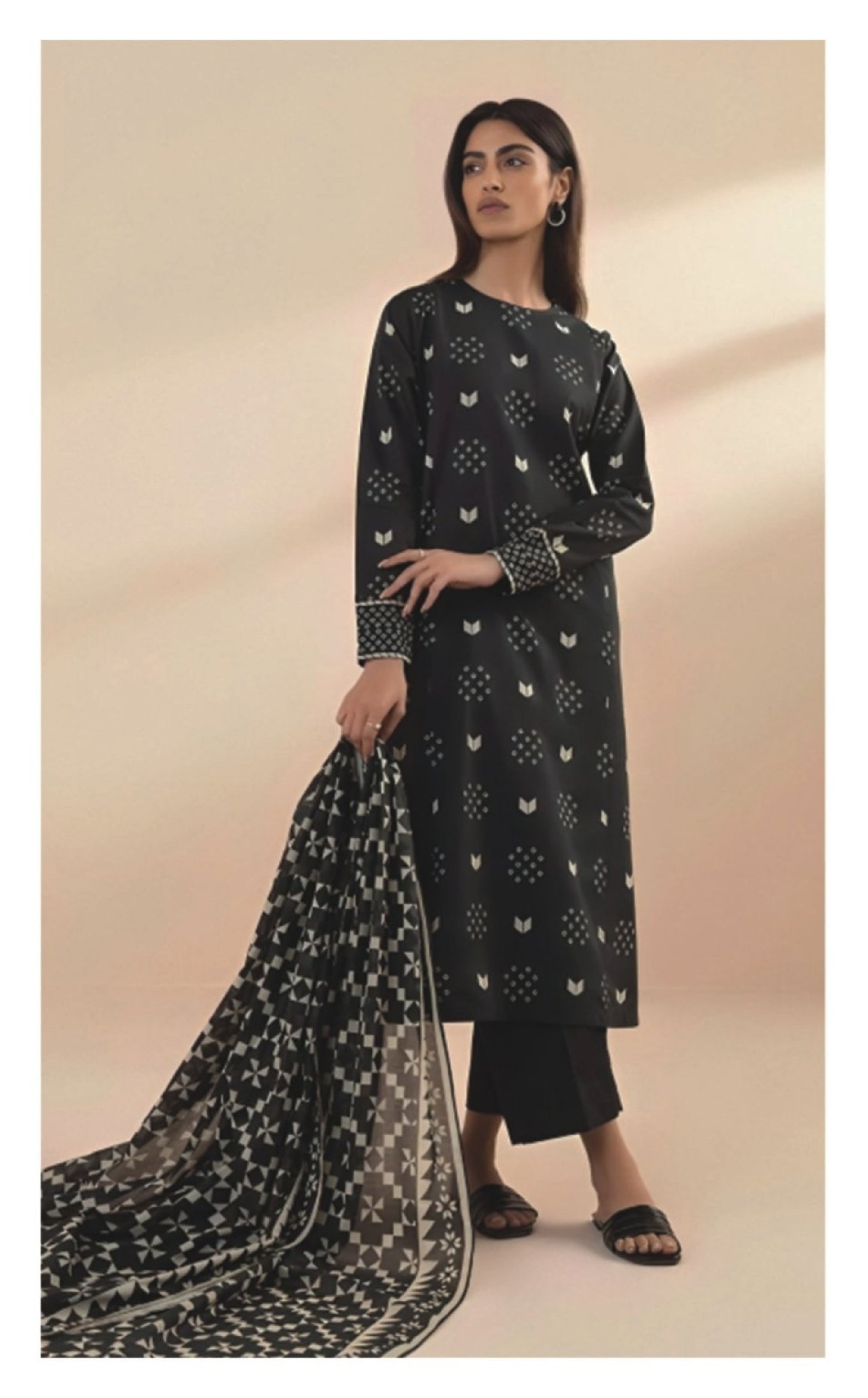 Sapphire Day to Day Printed Lawn 3 Piece Suit - 00U2DDY24D24