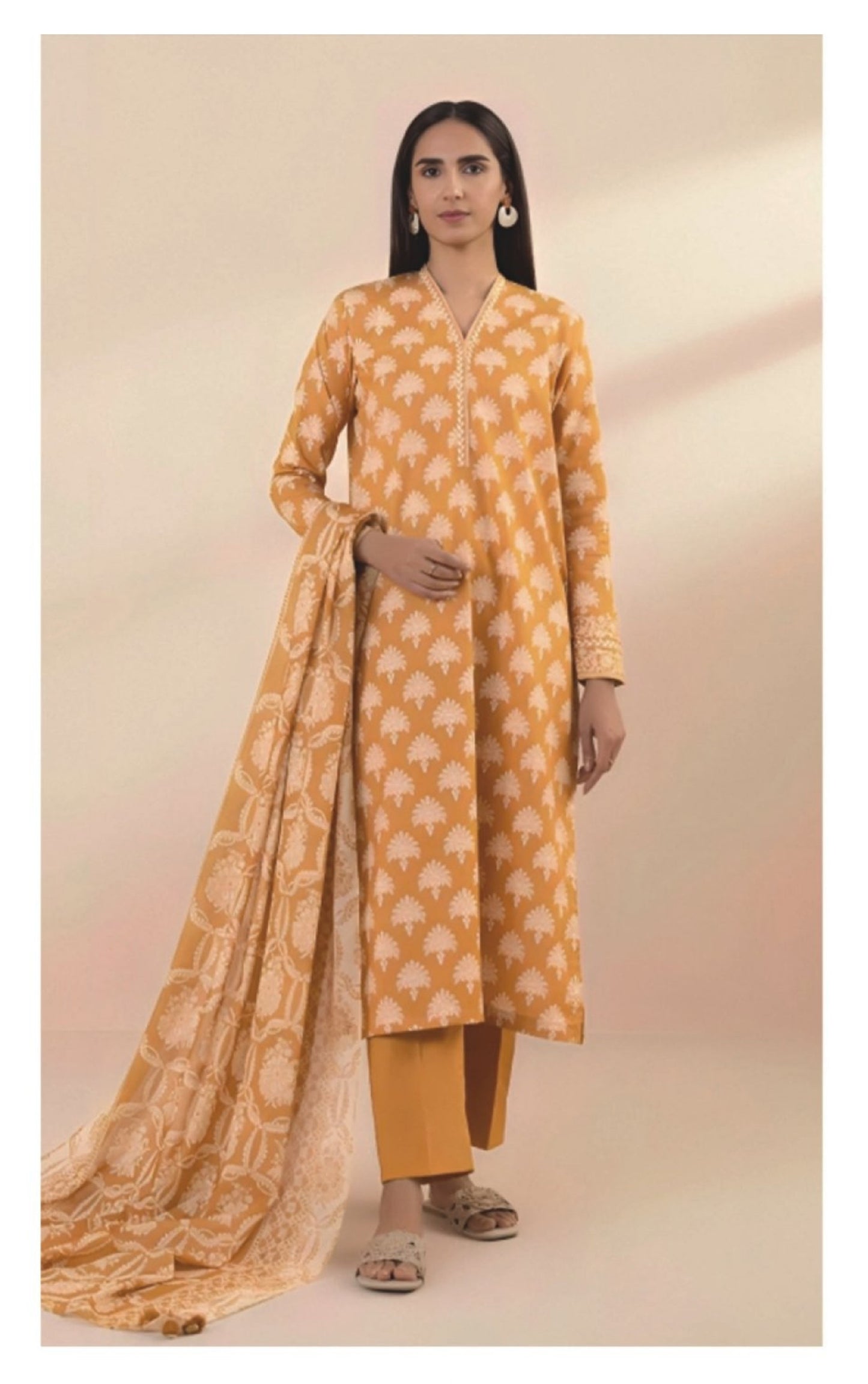 Sapphire Day to Day Printed Lawn 3 Piece Suit - 00U3PDY24D23