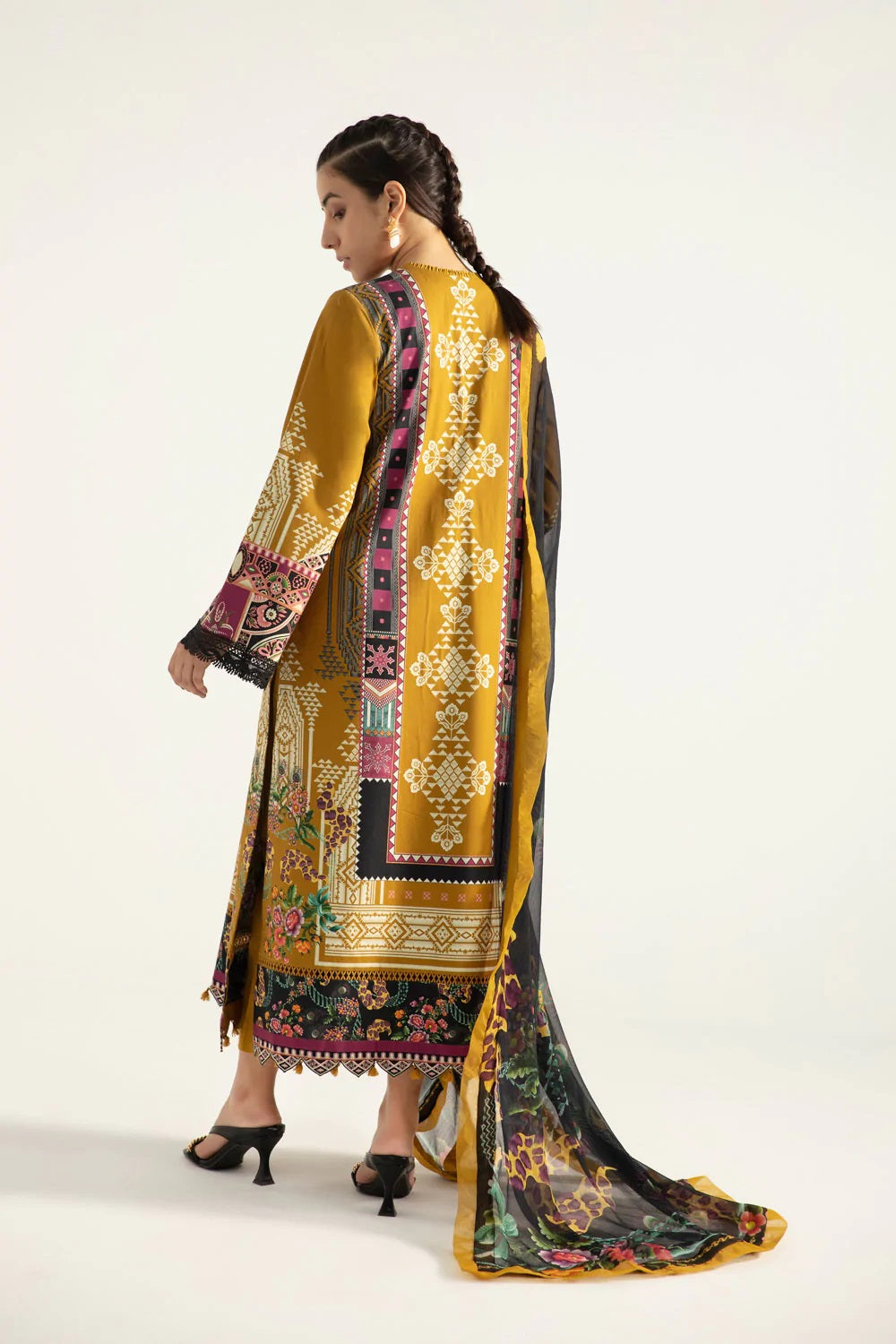 Sapphire Intermix Embroidered Cotton Unstitched 3 Piece Suit U3E-PP22V5-1