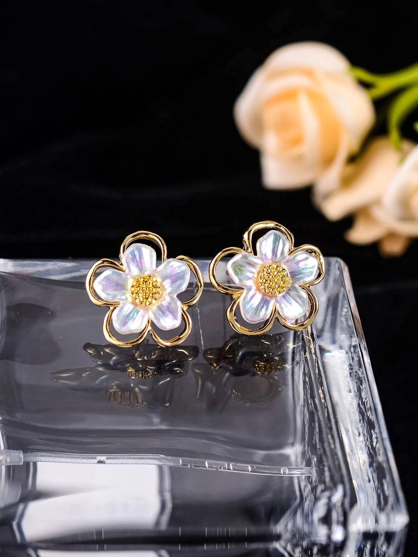 Flower Shaped Stud Earrings - HDJ 174