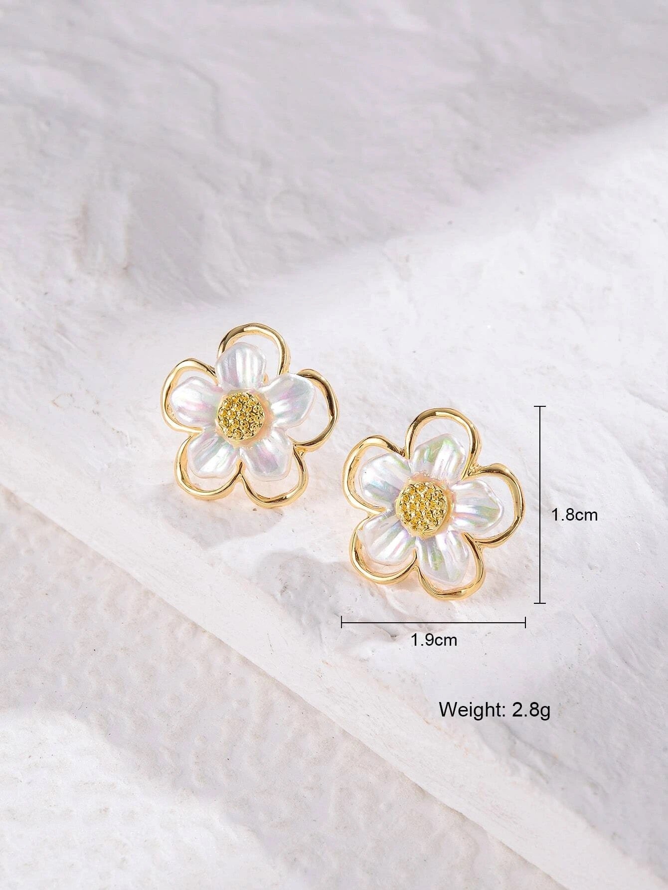 Flower Shaped Stud Earrings - HDJ 174