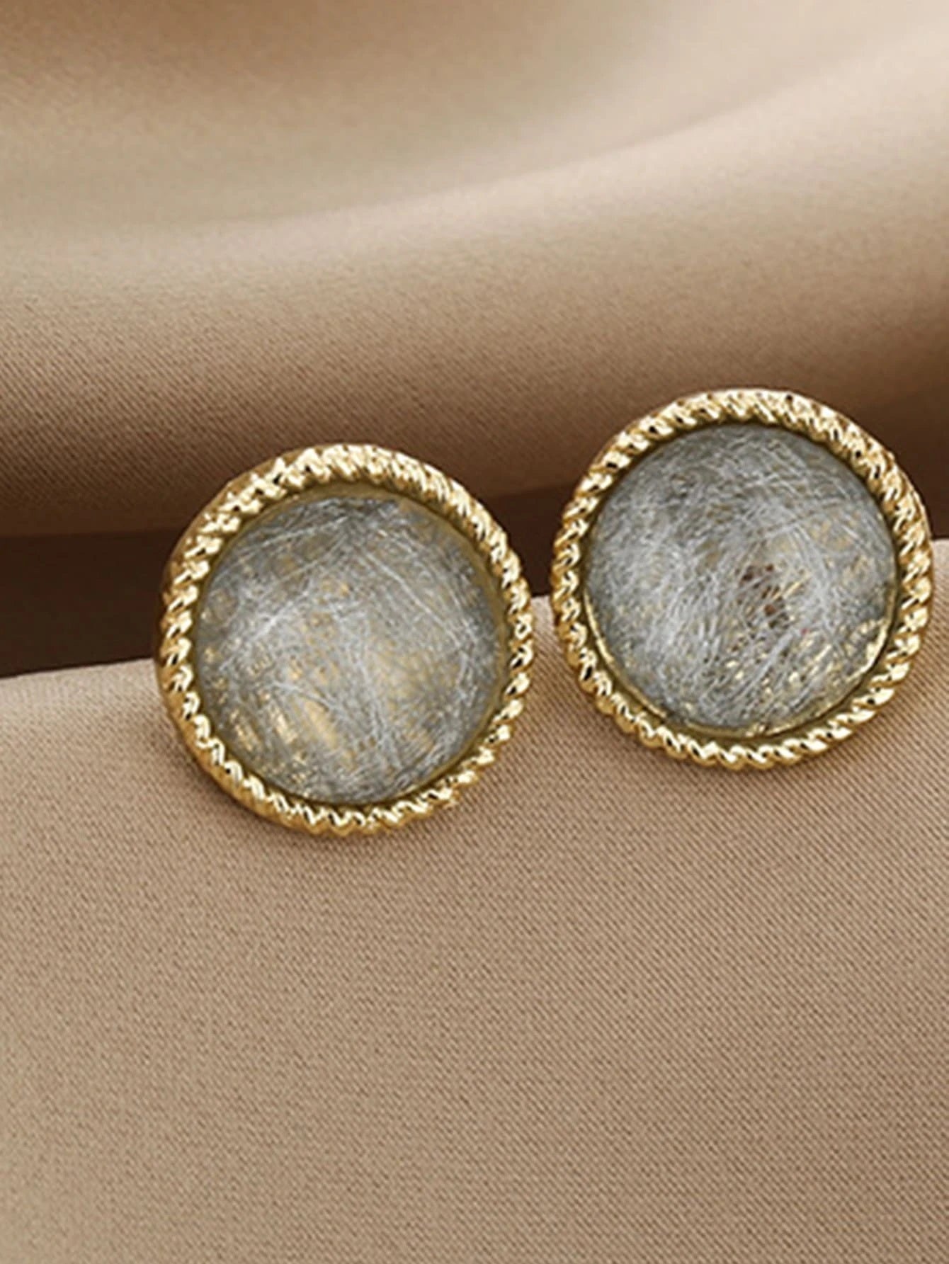 Round Stud Earrings - HDJ 194